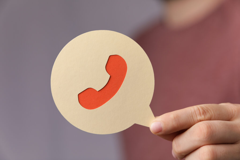 Bulles de messages vides illustrant le silence radio.