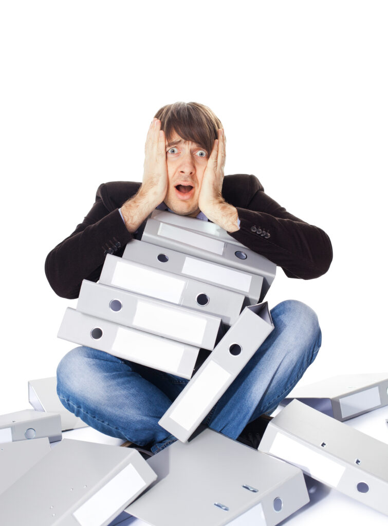 Schéma montrant la dysfonction exécutive : comment une tâche administrative nécessite de multiples étapes complexes qui font "planter" un cerveau déjà surchargé par le stress.